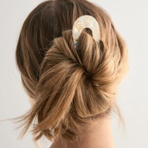 Pearl effect hair clip